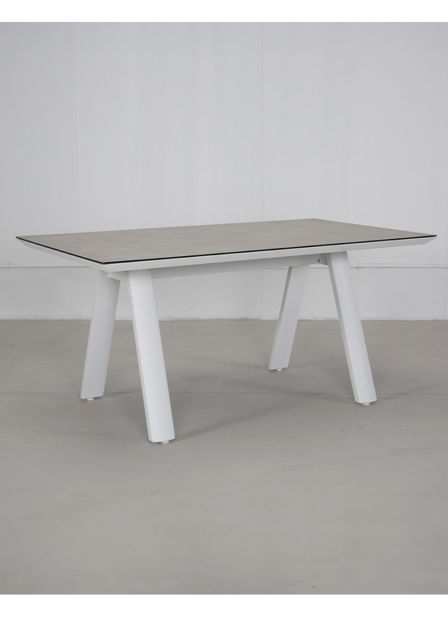 Mesa de Exterior Numa Comedor...